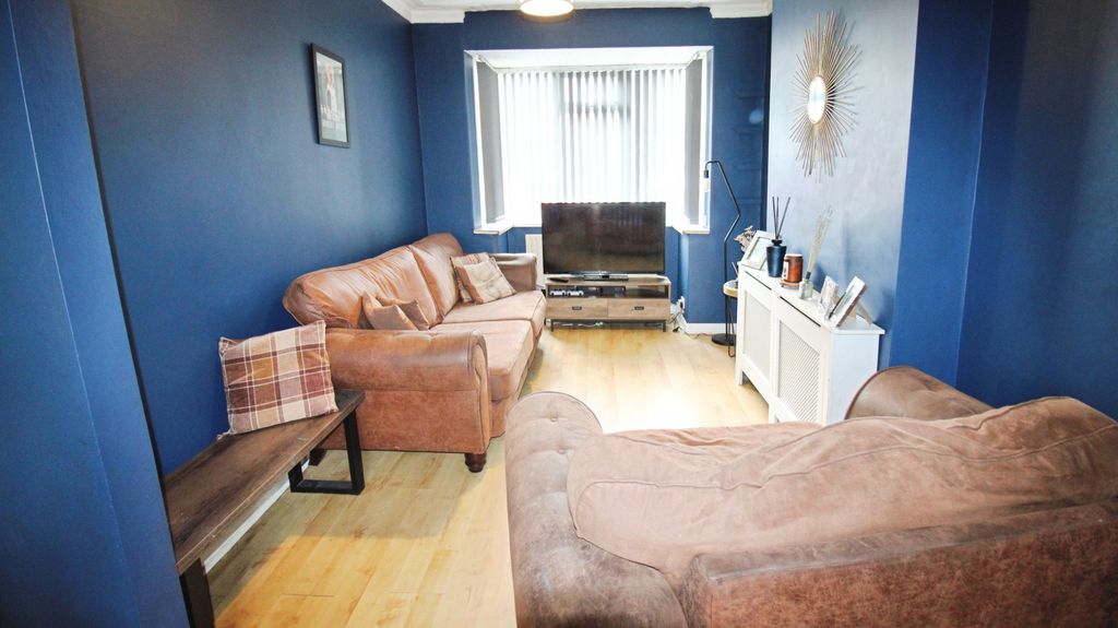 Property photo 2 of 18 Lounge..Jpg