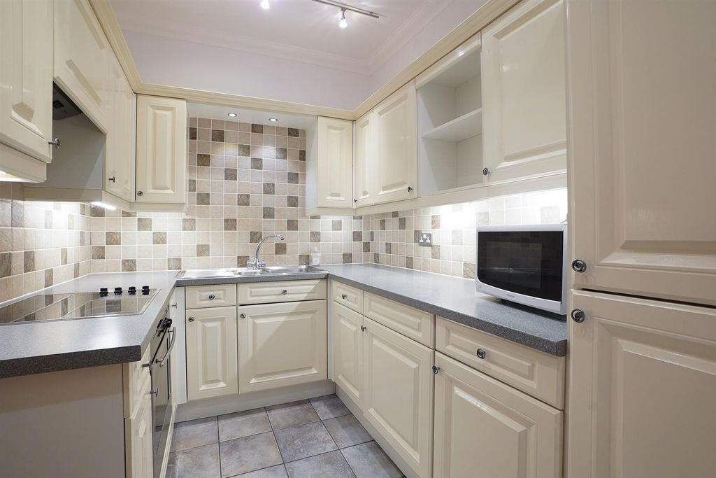 Property photo 3 of 17