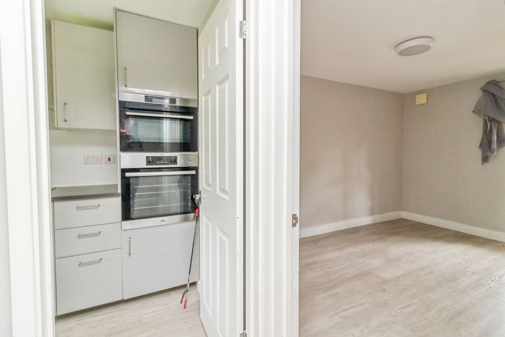 Property photo 2 of 18 Pbox-Img.Jpg