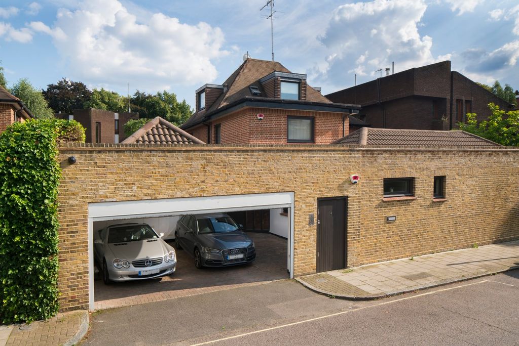 Property photo 1 of 12 Elm Tree Road