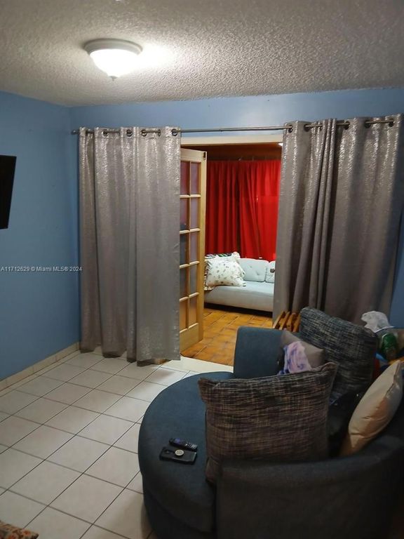 Property photo 3 of 7 <Alttext/>