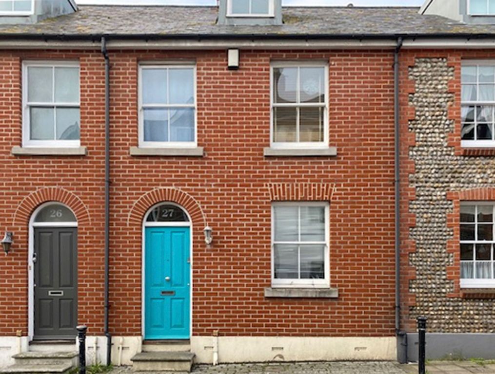 Property photo 1 of 17