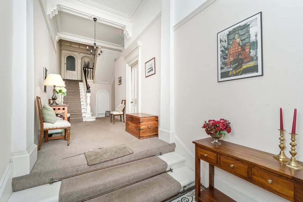 Property photo 2 of 23 3