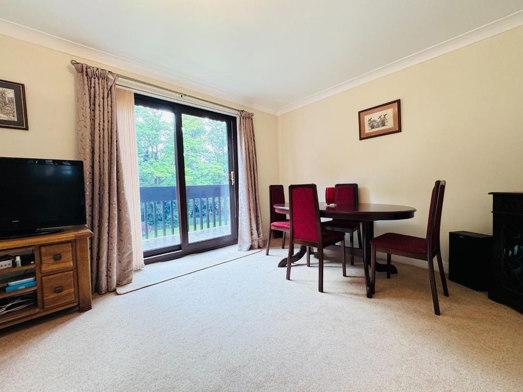 Property photo 3 of 28 Dining Area