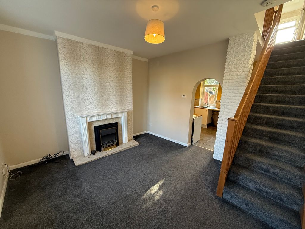 Property photo 3 of 14 Lounge