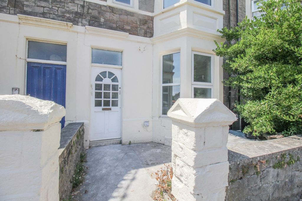 Property photo 1 of 5