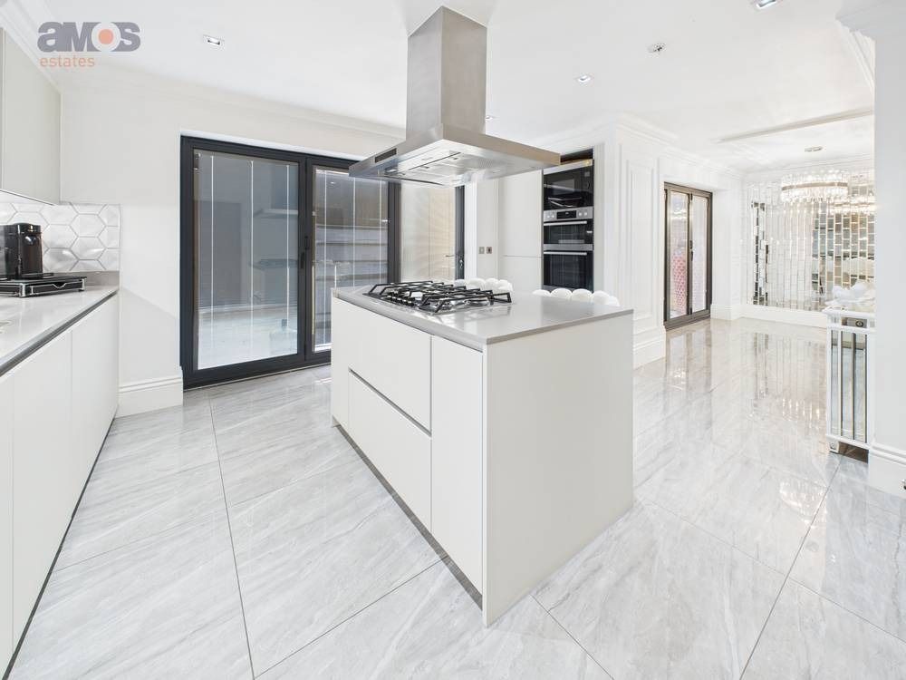 Property photo 3 of 25 4679305