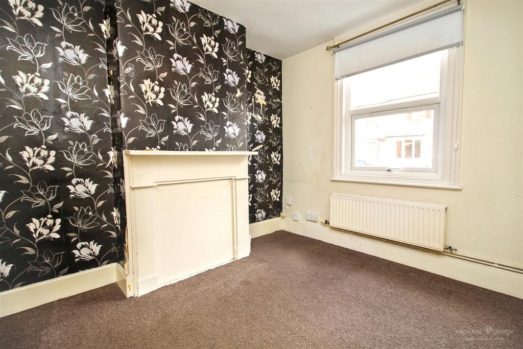 Property photo 2 of 15 Living Room