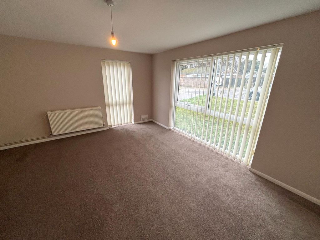 Property photo 2 of 11 Lounge