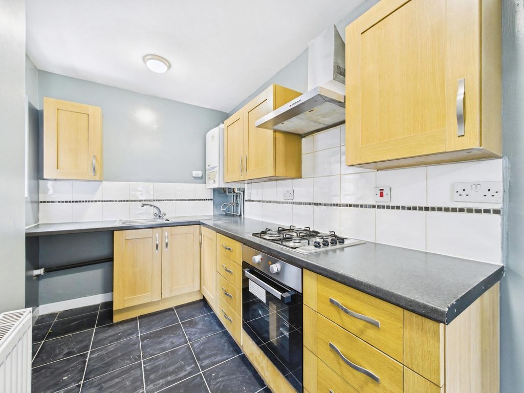 Property photo 3 of 6