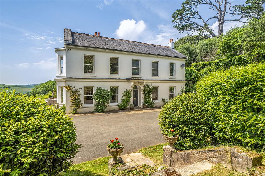 Property photo 2 of 39 Kernock House