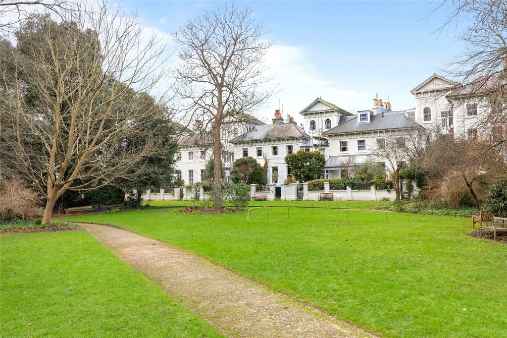 Additional image 27 of 6 bed end terrace house for salePark Crescent, Brighton, East Sussex BN2