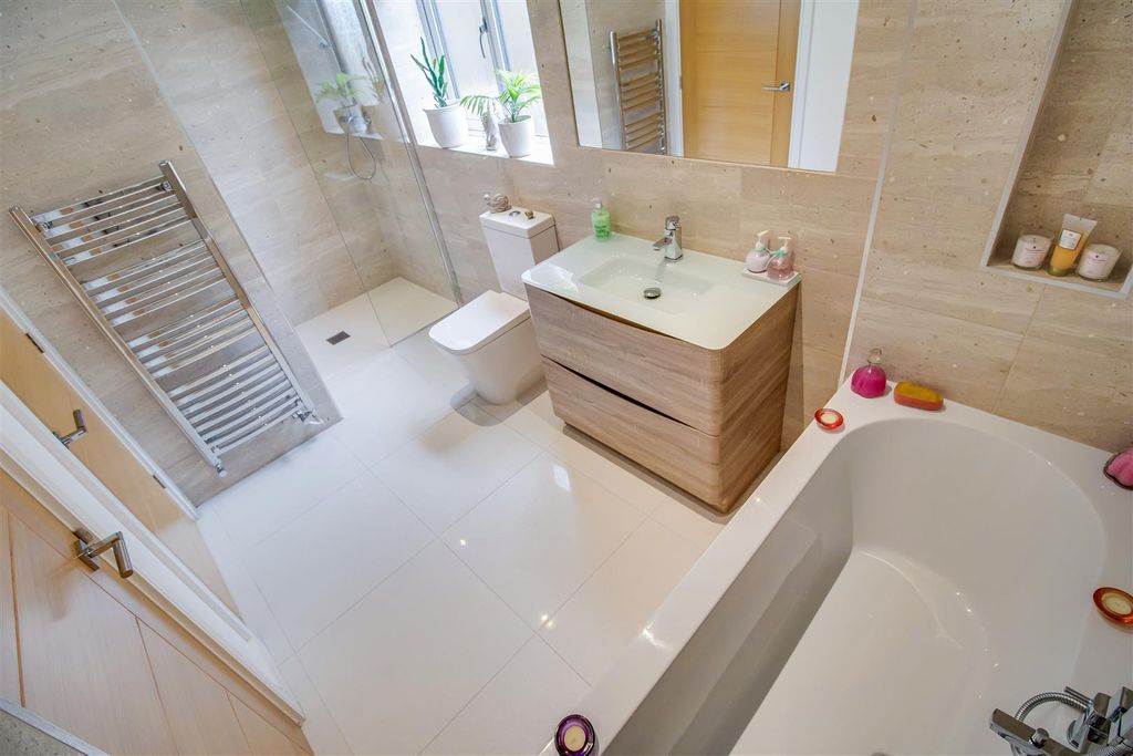 Additional image 15 of 5 bed detached house for saleFoxroyd Lane, Dewsbury WF12