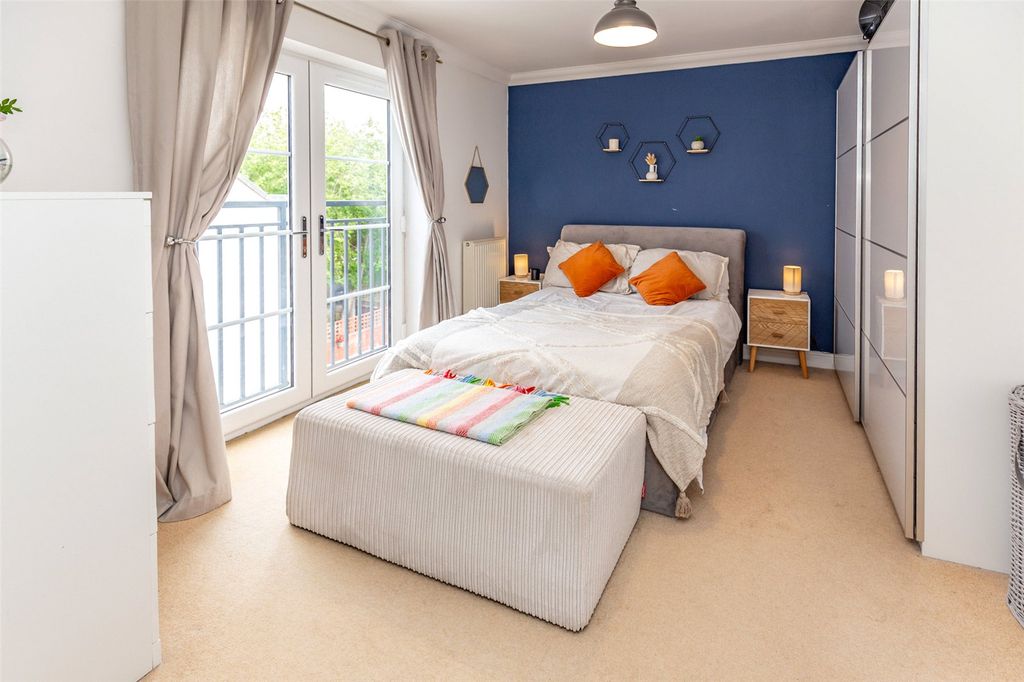 Property photo 3 of 12 Picture No. 10