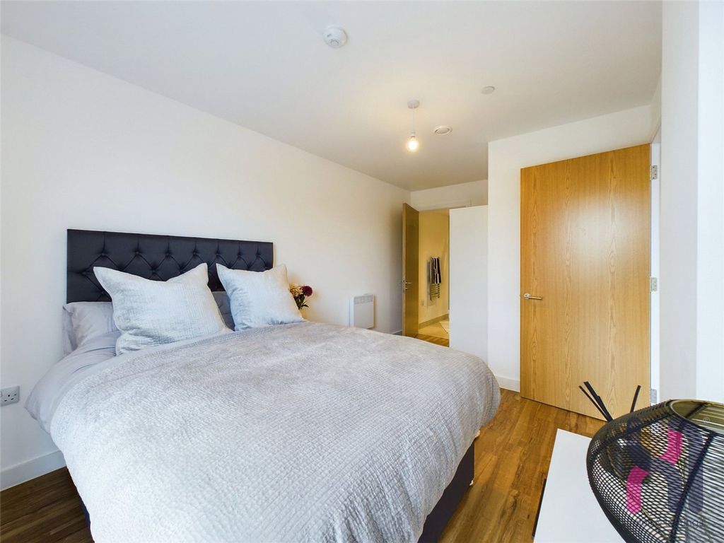 Property photo 3 of 12