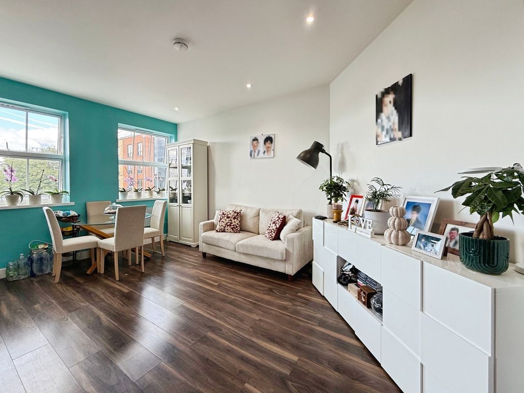Property photo 3 of 11 Pbox-Img.Jpg