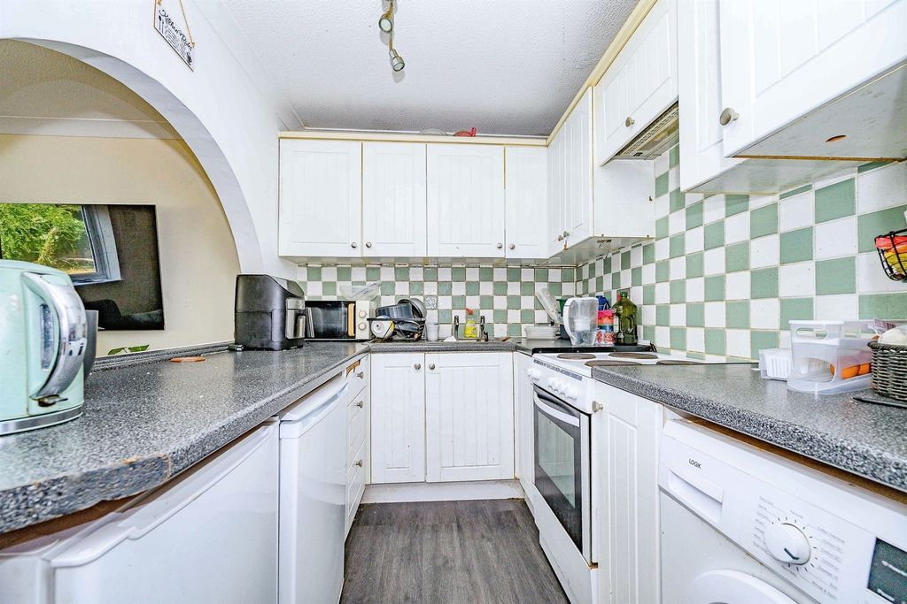 Property photo 3 of 15