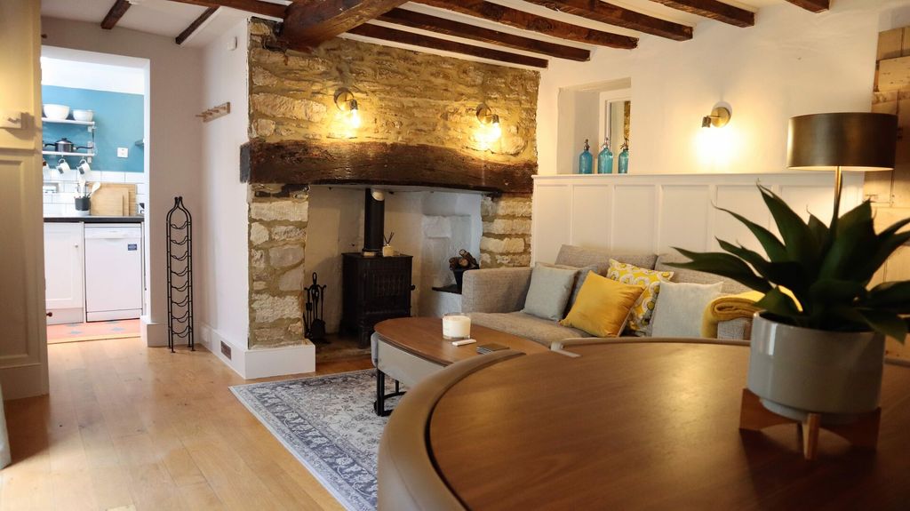 Property photo 1 of 29 Living Room