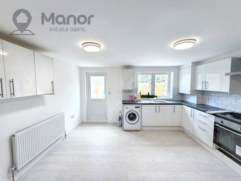 Property photo 1 of 25 Kitchen