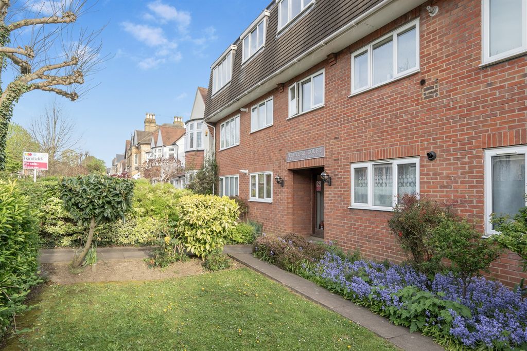 Property photo 1 of 9