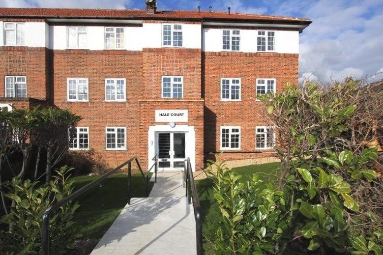 Property photo 1 of 6 2 Bedroom Flat