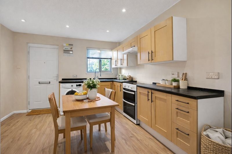 Property photo 2 of 19 4793351