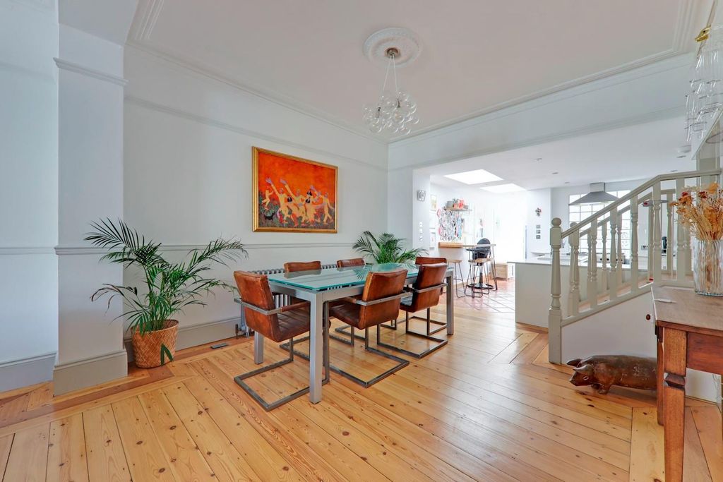 Property photo 2 of 14 03-Aa0Fjhpropworld - 14 Elvino Road - 7-Medium.Jpg