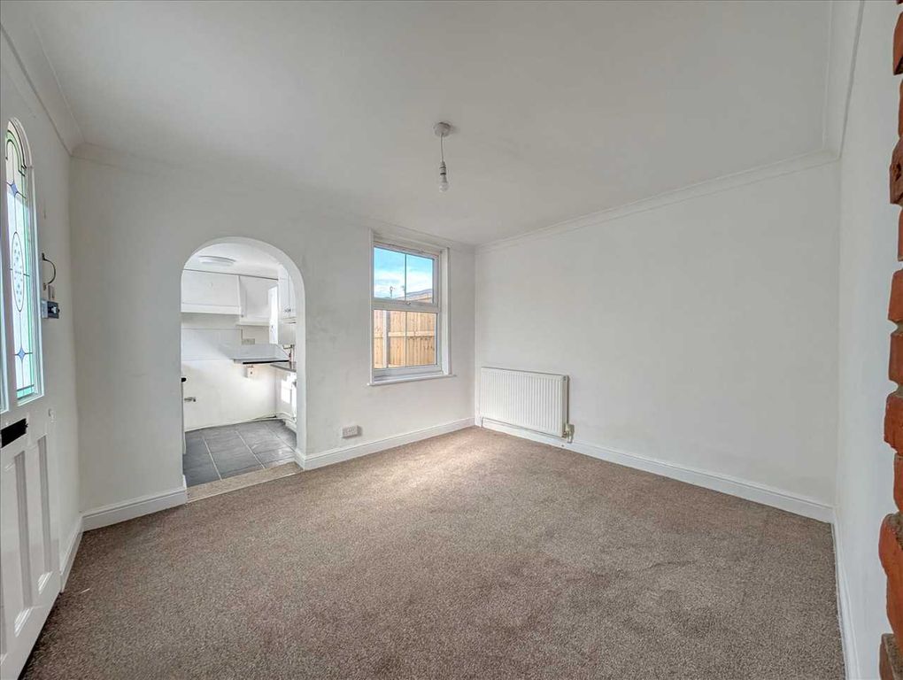 Property photo 2 of 10 Dining Room