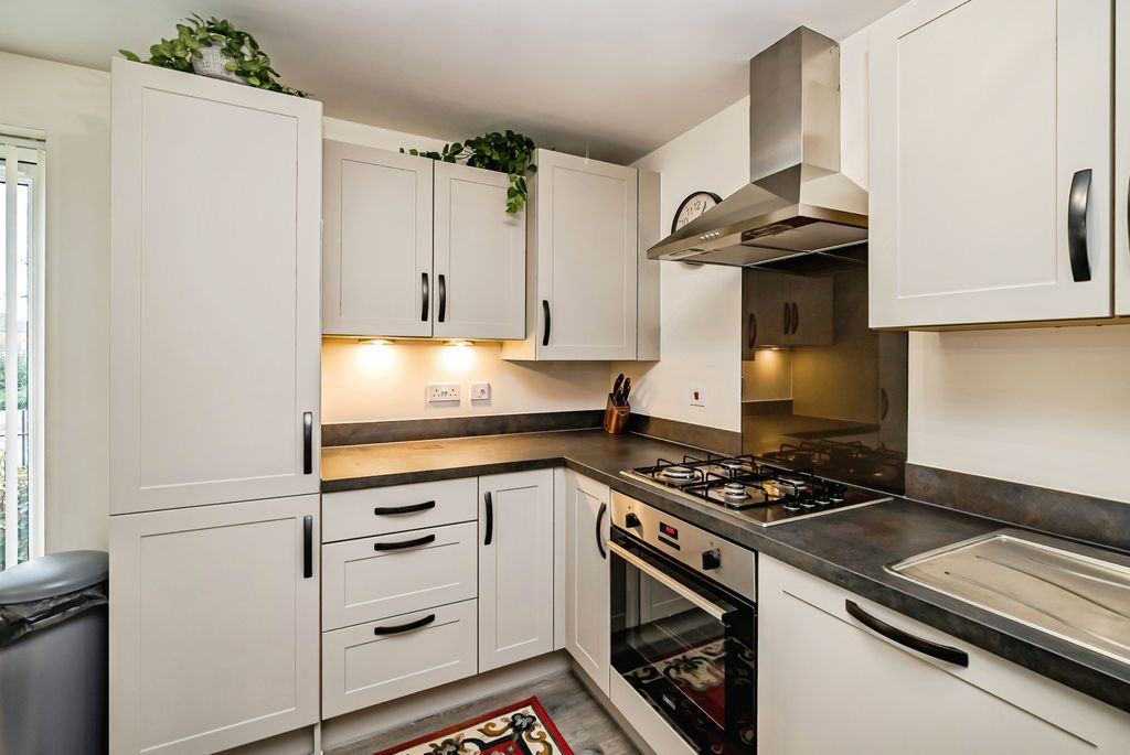 Property photo 2 of 14 17Kingsbrookbasin-20