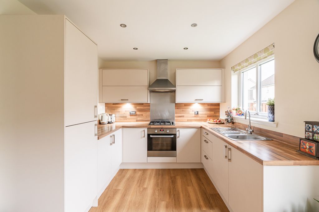 Property photo 3 of 21 Property Image 3