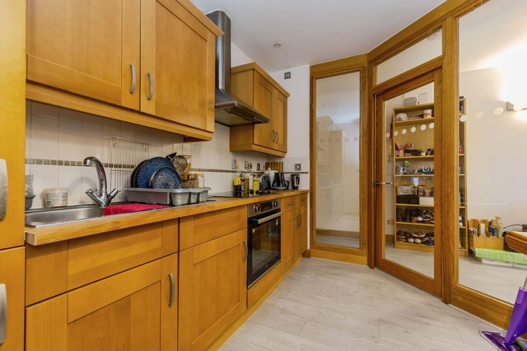 Property photo 2 of 19 Pbox-Img.Jpg