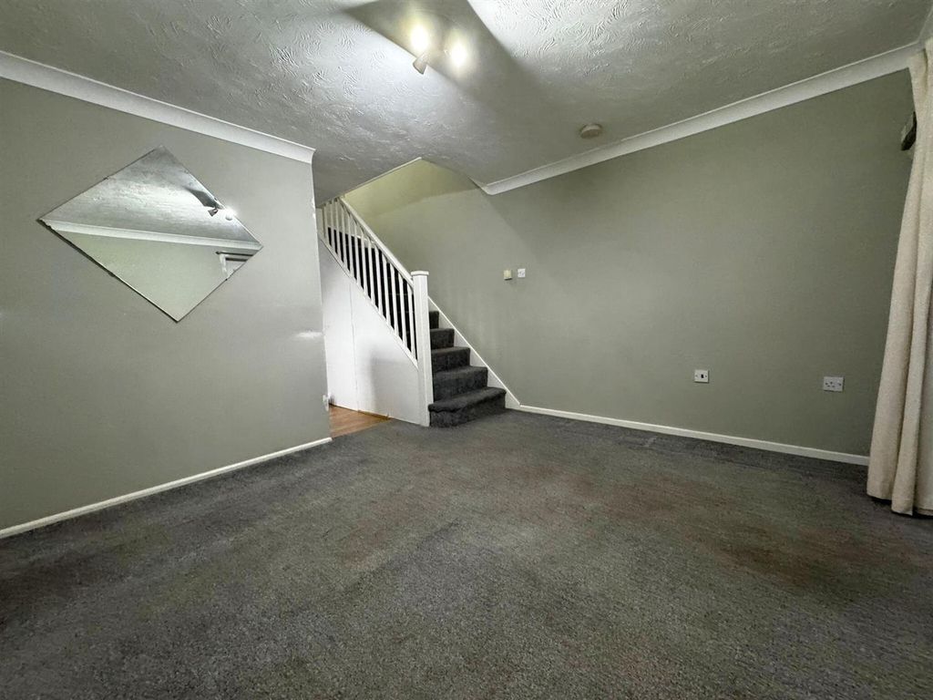 Property photo 2 of 6 Living Room