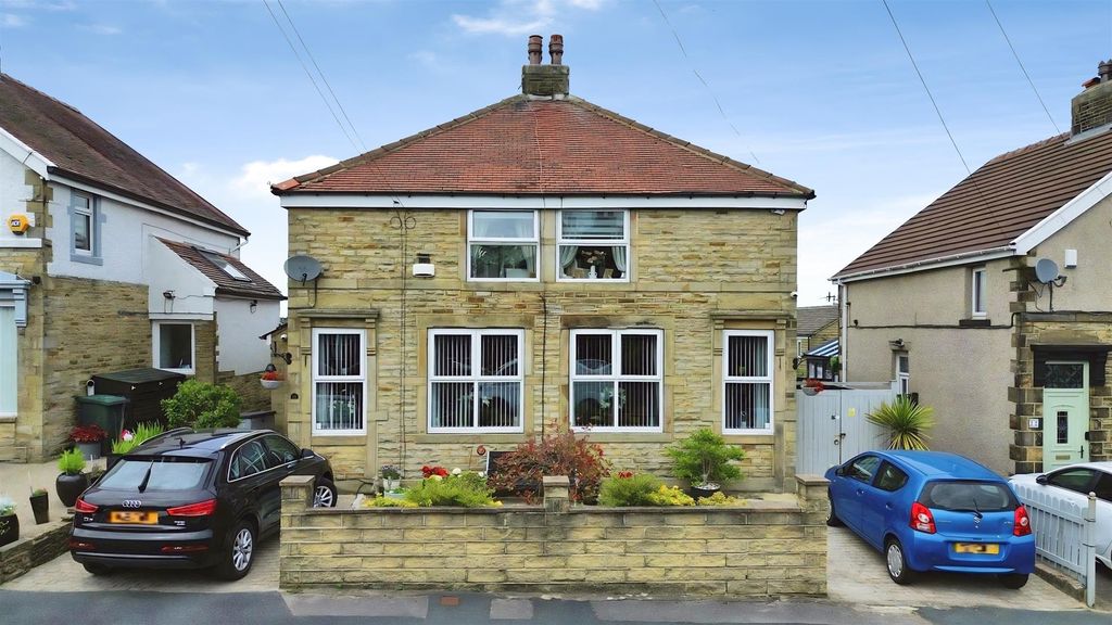 Property photo 1 of 30 External