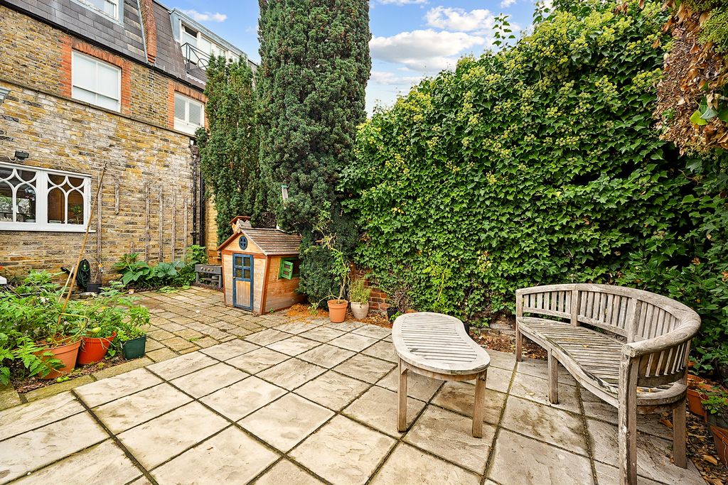 Property photo 3 of 11