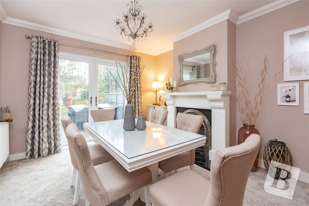 Property photo 3 of 12 Lounge/Diner