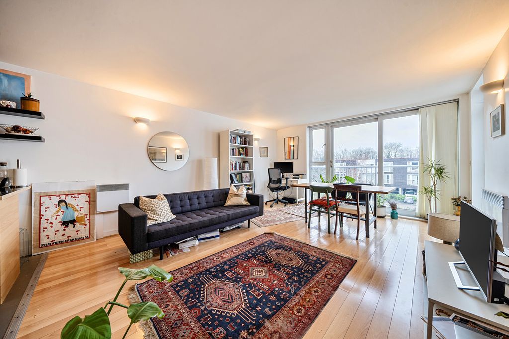 Property photo 1 of 18 Reception