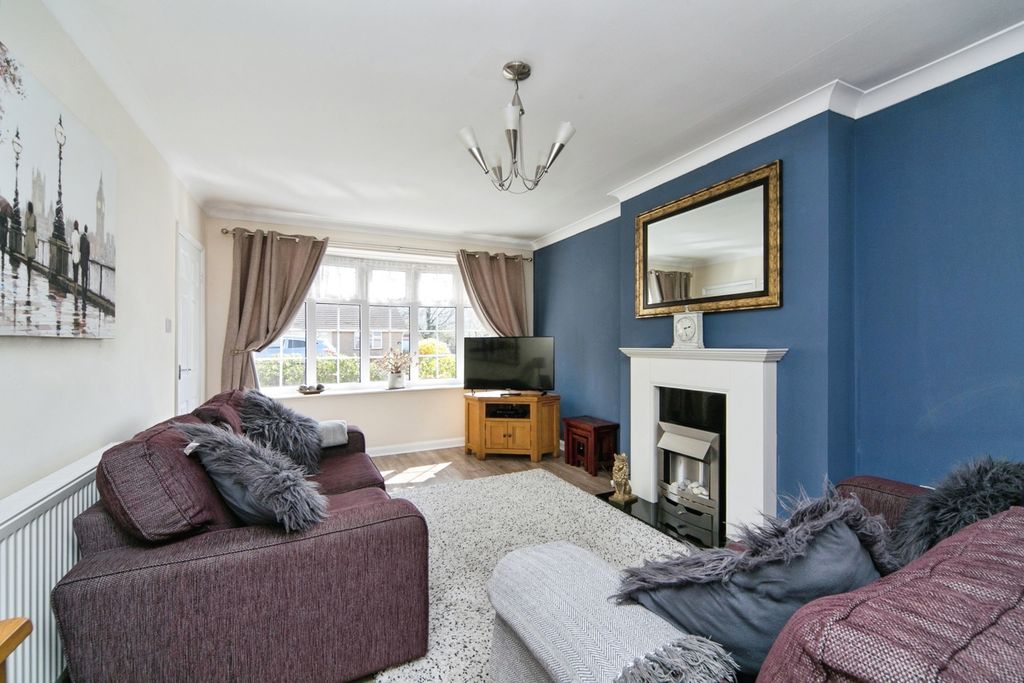 Property photo 2 of 17 Photo