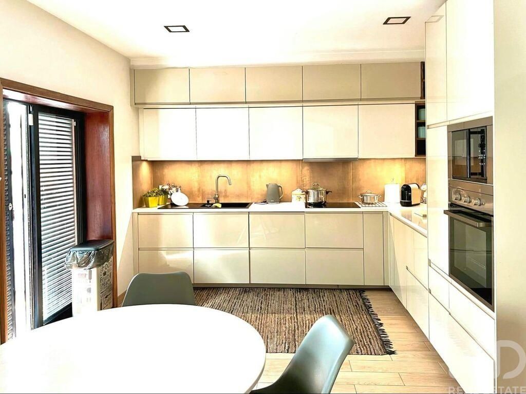Property photo 1 of 25
