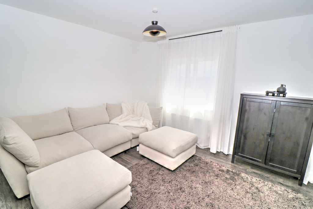 Property photo 2 of 15 Img_8338