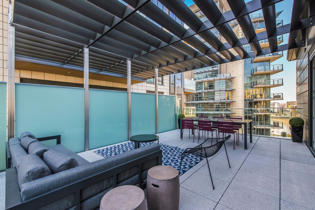 Property photo 2 of 23