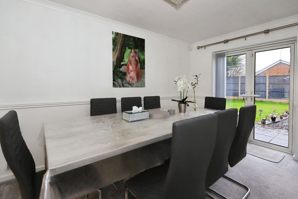 Property photo 3 of 12 Dining Room