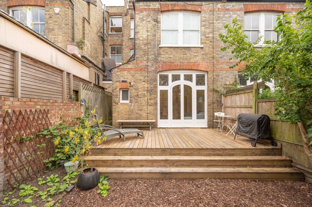 Property photo 3 of 7