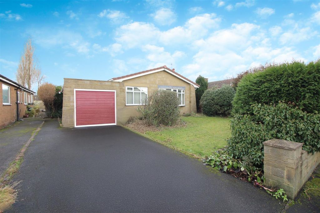 Property photo 1 of 14 Outside