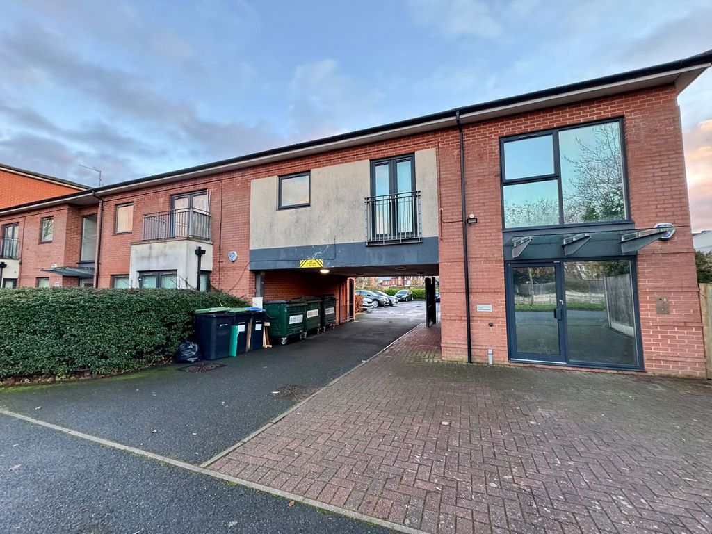 Property photo 3 of 12