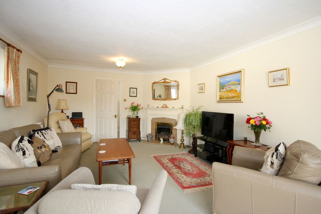 Property photo 3 of 17