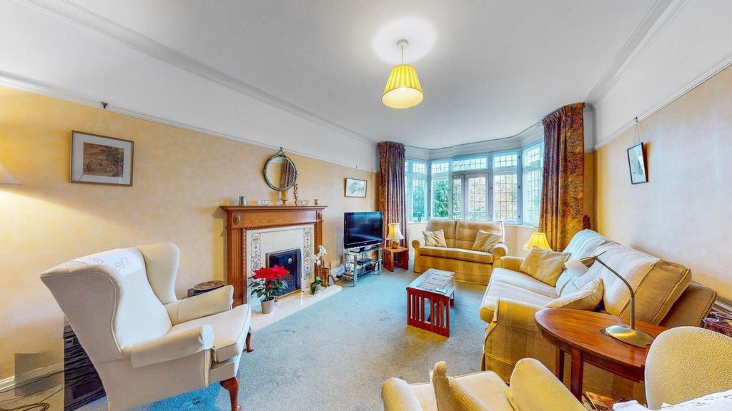 Property photo 2 of 14 Lounge.Jpg