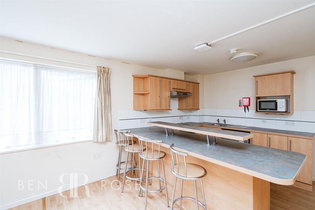 Property photo 2 of 16 Kitchen / Diner