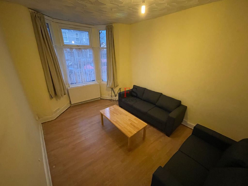 Property photo 2 of 14 Photo 3