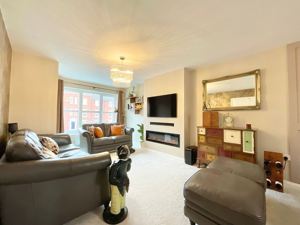Property photo 2 of 22