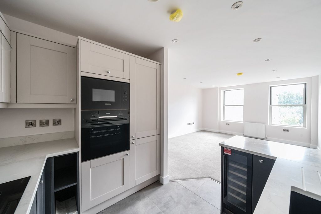 Property photo 3 of 12 Picture No. 01